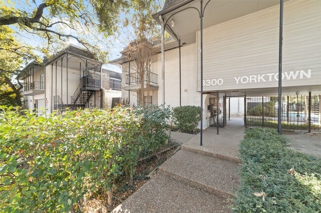 Photo - 3300 Yorktown St Unidad 26