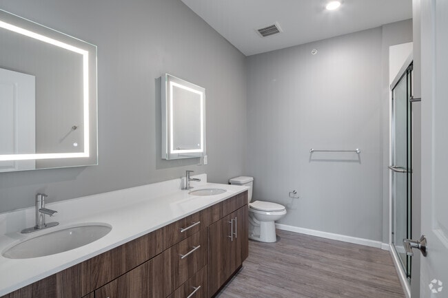 2BR, 2BA - 1,100SF