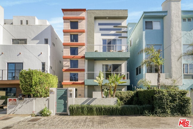 Photo - 120 Fleet St Unit B