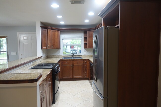 Photo - 7607 S Sherrill St