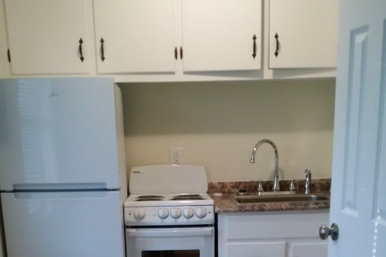 Photo - 356 W 9th St