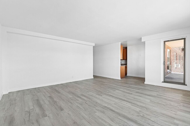 Building Photo - 100 La Salle St Unit 19H