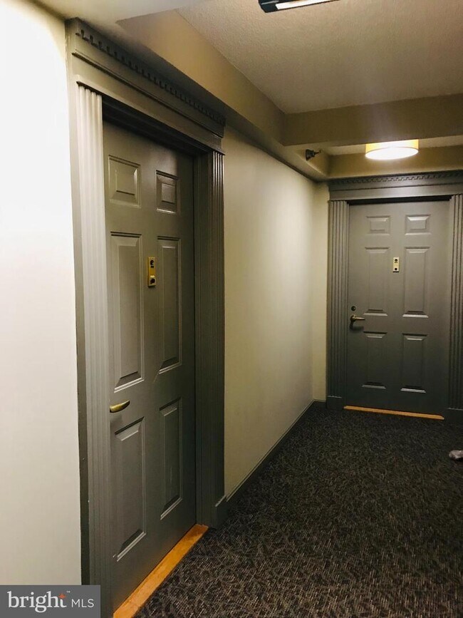 Photo - 900 N Stafford St Unidad 1017