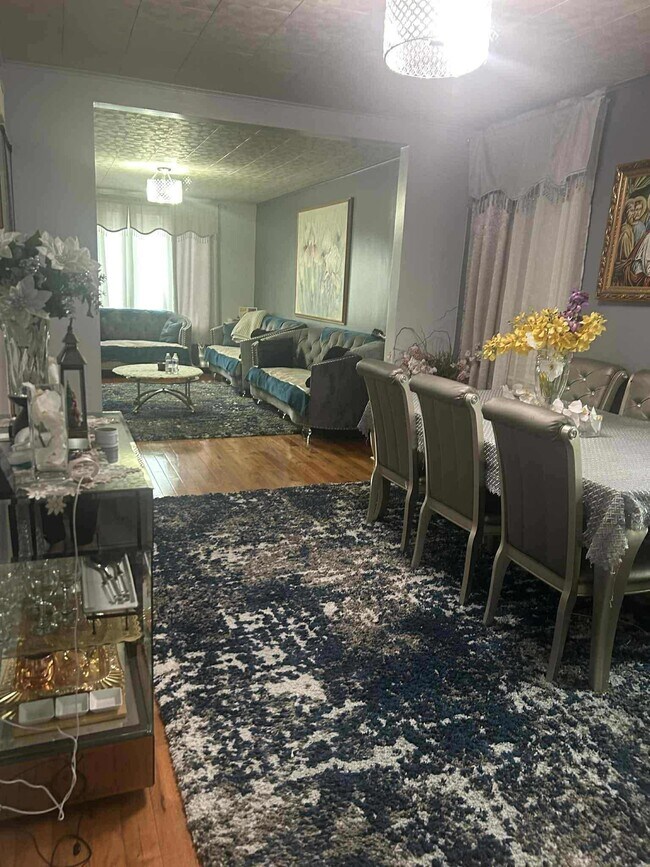 Photo - 166 W 32nd St Unit 2