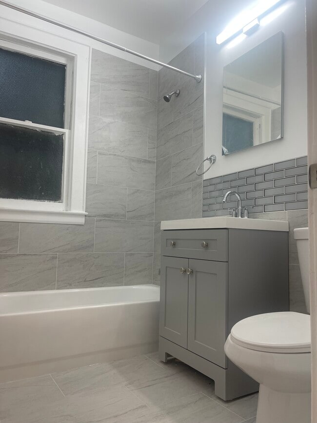 Building Photo - 54 Poe Ave Unit Second Flr Rental