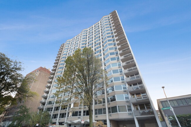 Photo - 555 W Cornelia Ave Condo Unit 311