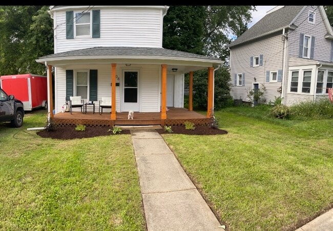 Building Photo - 208 Laurel Ave Rental