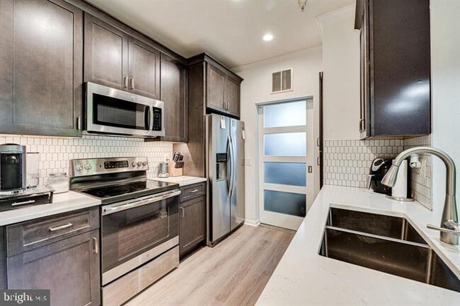 Building Photo - 1600 Spring Gate Dr. Unit 2305