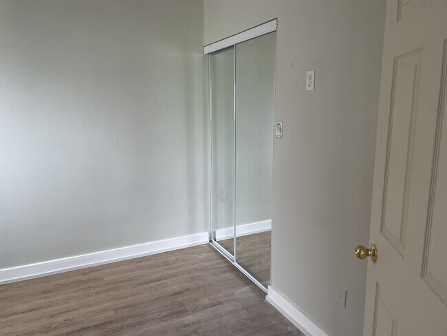 Photo - 172 Westmount St