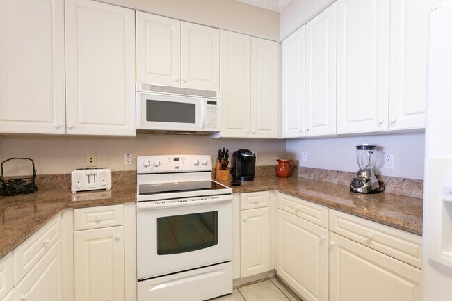 Stunning 8th-Floor Oceanview Condo – 3 Bed, 2.5 Bath