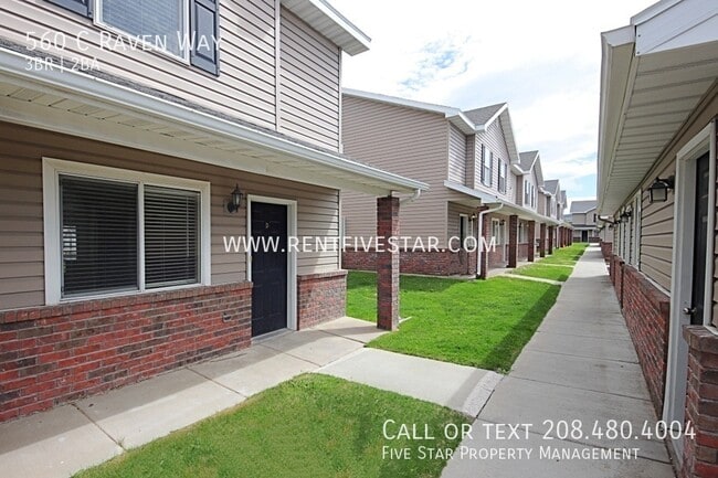 Building Photo - 560 Raven Way