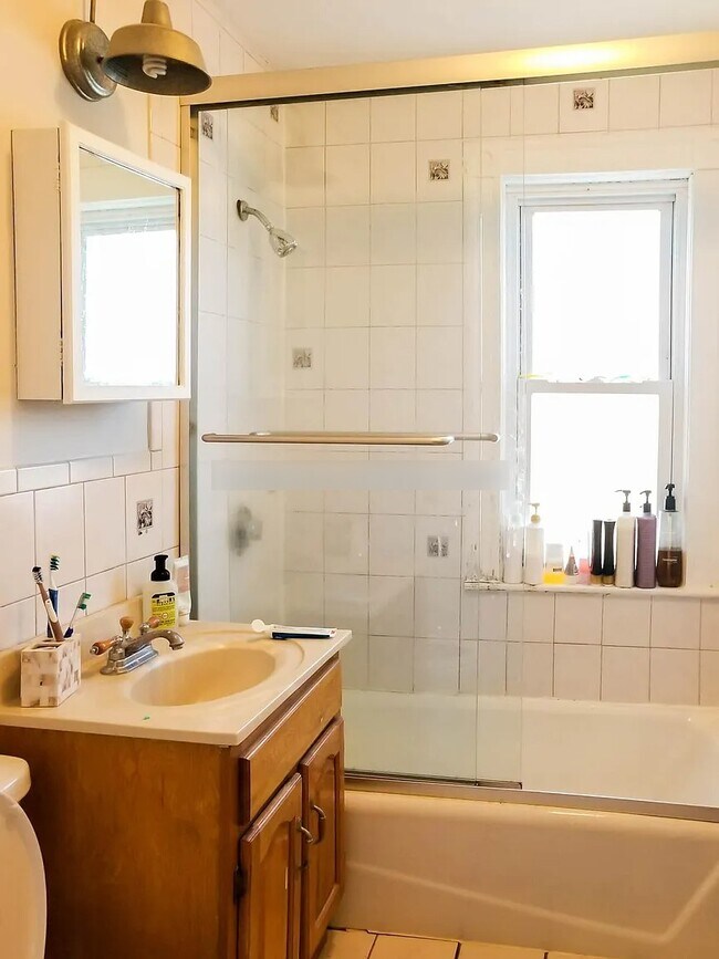 Photo - 197 College Ave Unit 3