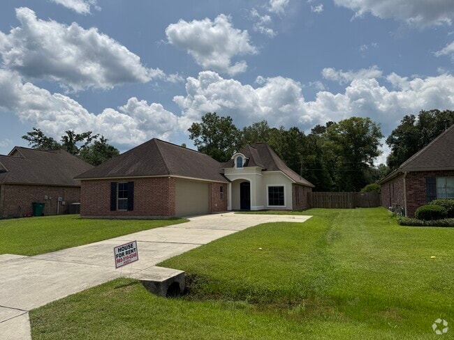 Building Photo - 24038 Spanish Oak Ave Rental