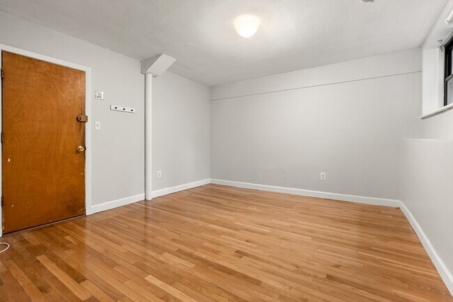 Photo - 1400 Commonwealth Ave Unit 2