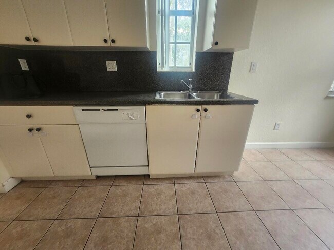 Photo - 3408 Shoma Dr
