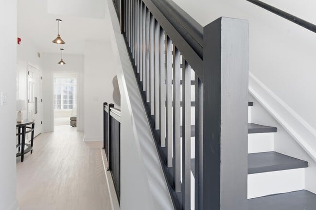 Photo - 2026 Hazel St