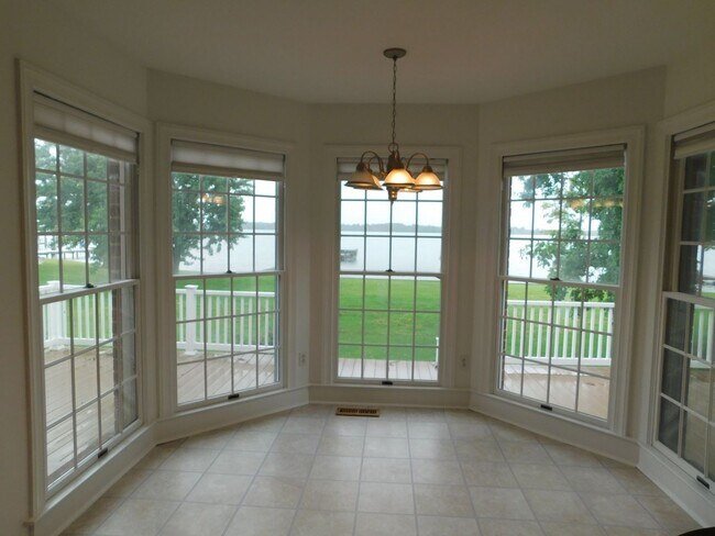 Photo - 210 Ainsley Rd