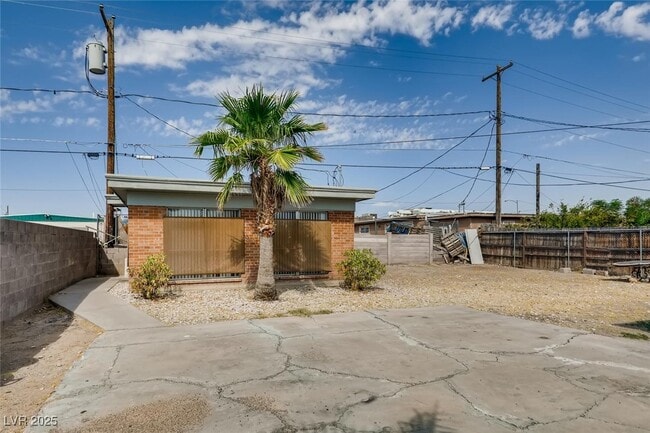 Photo - 2529 N Webster St Unit C