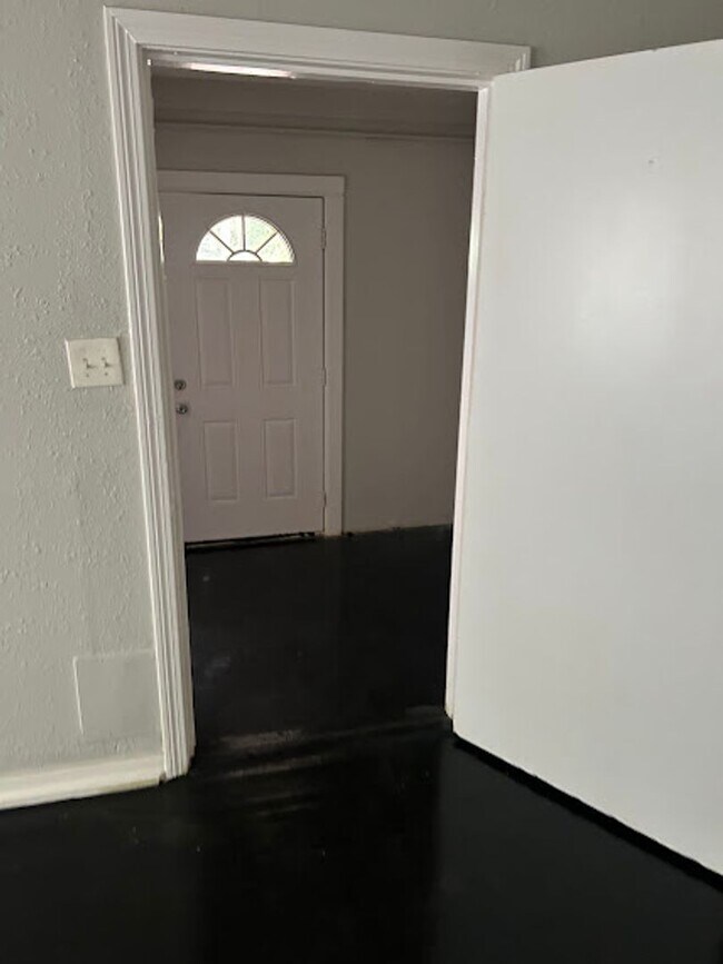 Photo - MOVE IN READY!!! $0.00 APPLICATION FEES FO...