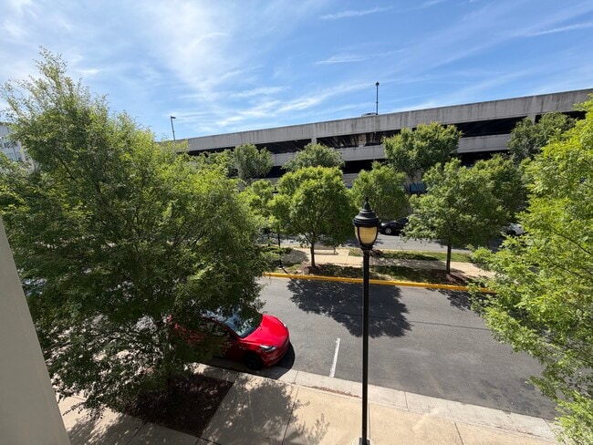Photo - 2598 Neabsco Common Pl Unidad Spacious 3BR/2.5BA Modern Condo with Garage