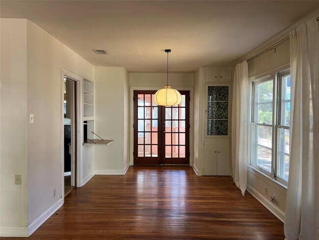 Photo - 1607 Dexter St