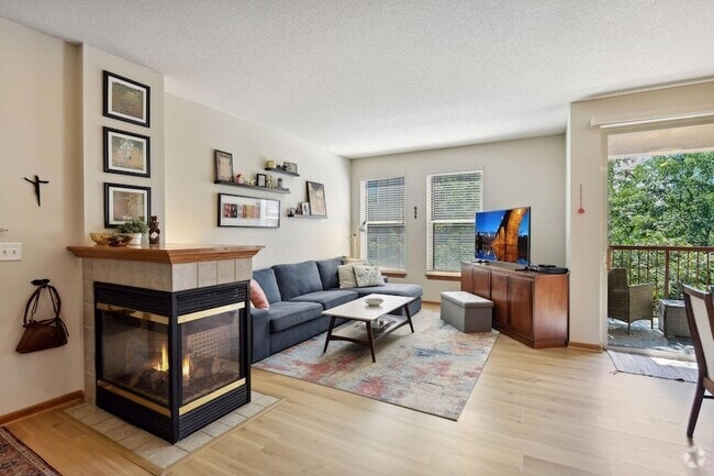 Building Photo - 580 N 2nd St Rental