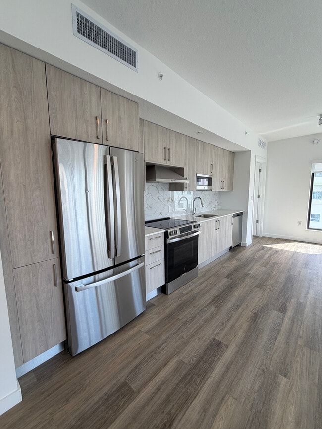 Building Photo - 425 NW 6th St Unit B1