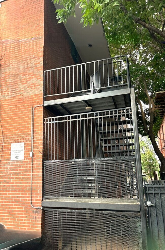 1455 N High St St Charles Apartments