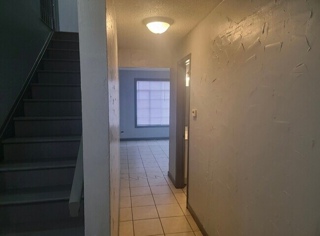 Photo - 817 NE 81st St