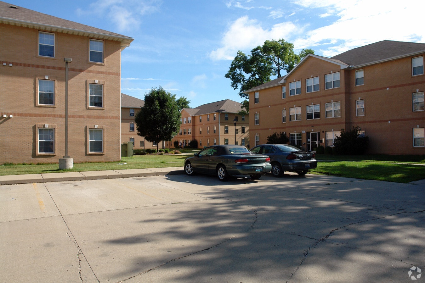 Photo - St. James Apartments