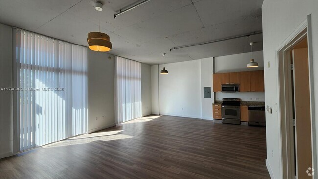 Building Photo - 2100 Van Buren St Unit 205 Rental