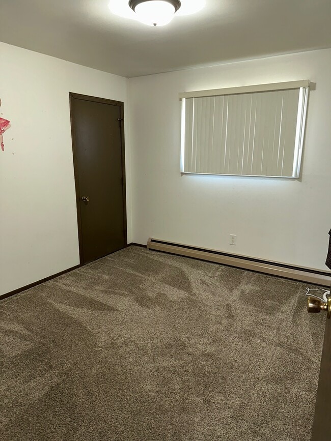 Bedroom #2 - 305 Knightsbridge Rd