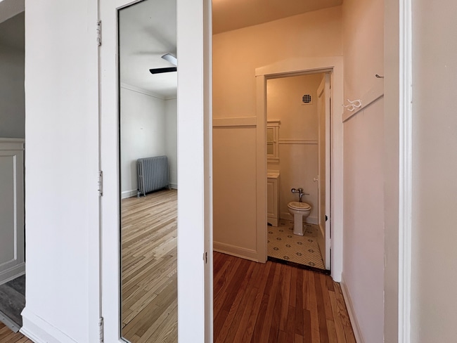Ivanhoe - Hallway and Bathroom