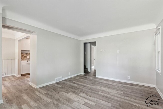 Photo - $1200 3 bedroom bungalow