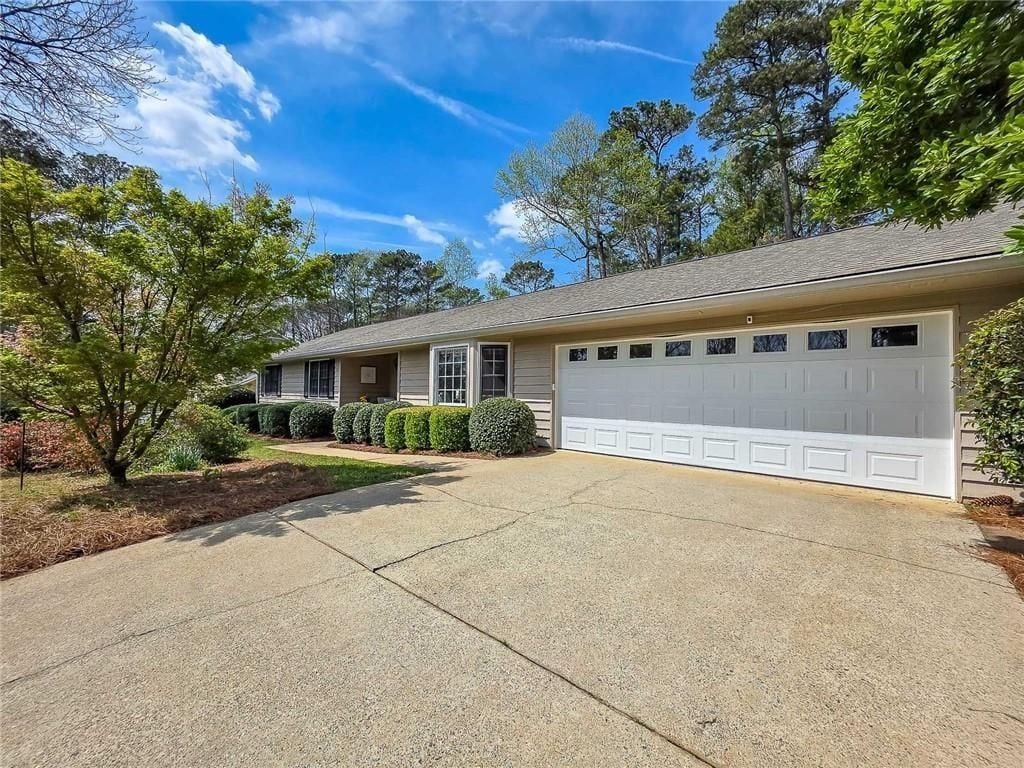 Photo - 4093 Deerbrook Way SW