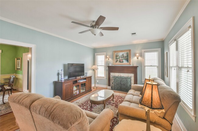 Photo - 802 S Day St