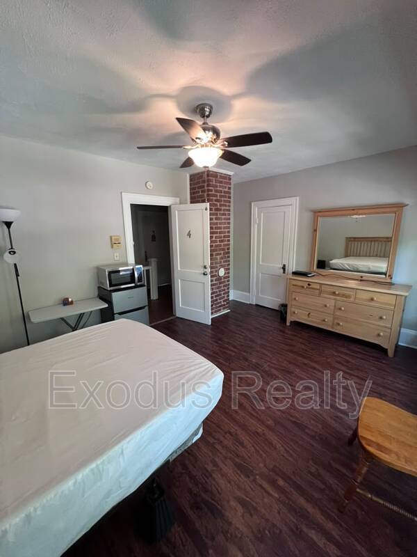 Photo - 115 Hillcrest Dr Unit Apt 04
