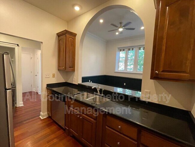 350 King Street - 350 King Street Condo Unit 207