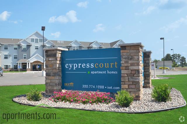 Entrada - Cypress Court