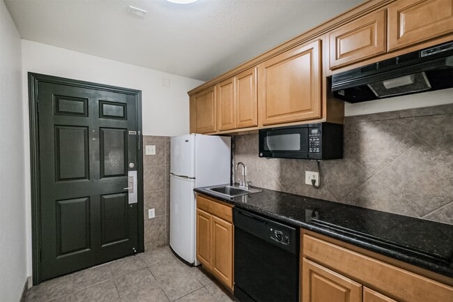 Photo - 1025 Swanson St Unit 208