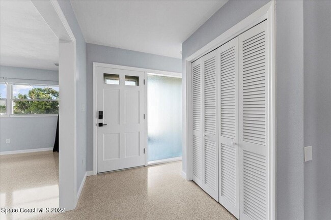 Photo - 215 Marion St