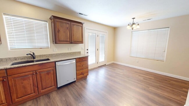 Photo - 370 W 1425 N