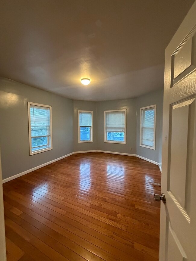 51 Snell St Unit 3