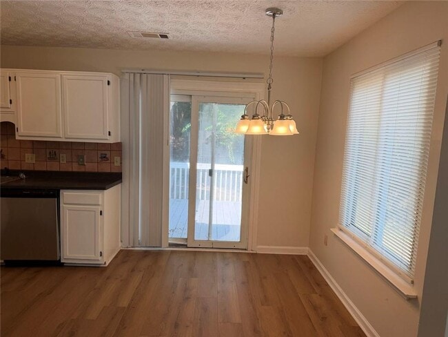 Photo - 1819 Cres Hill Dr NW