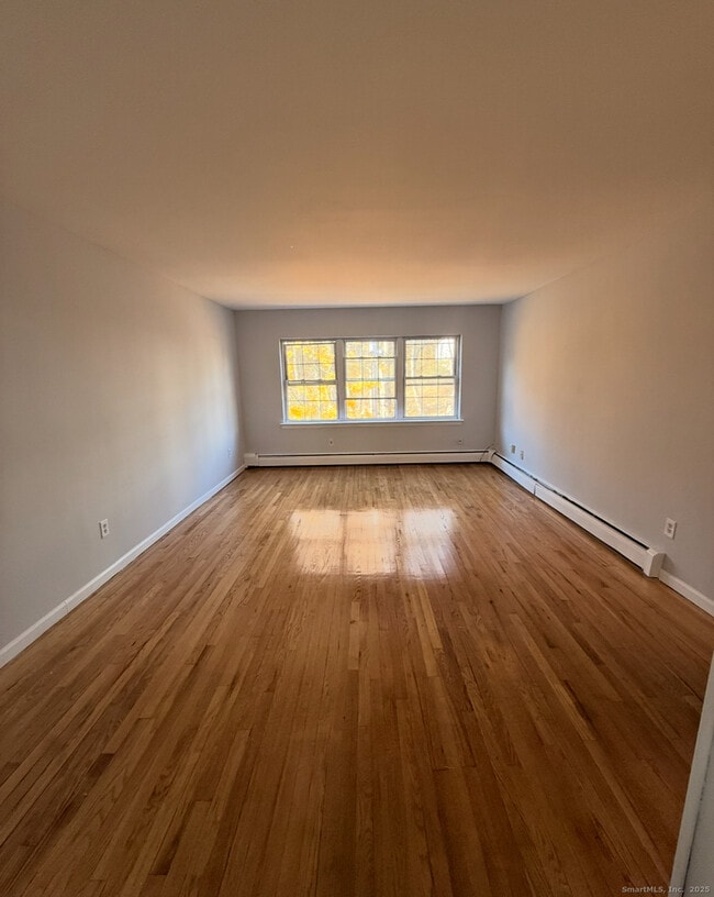 Building Photo - 10 Highland St