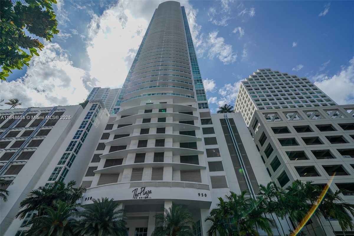 Photo - 950 Brickell Bay Dr Rental