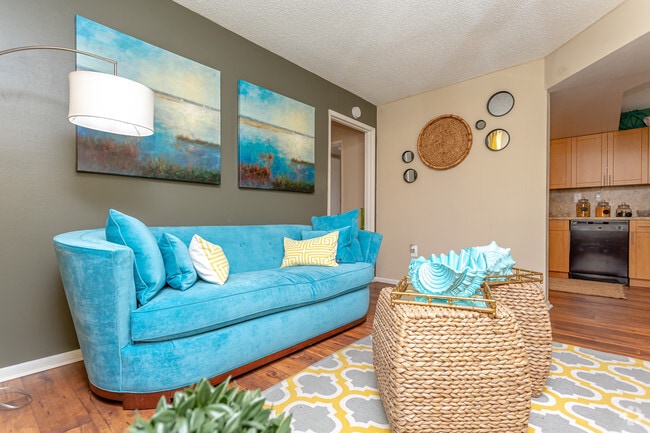 2BR, 2BA - Bradley