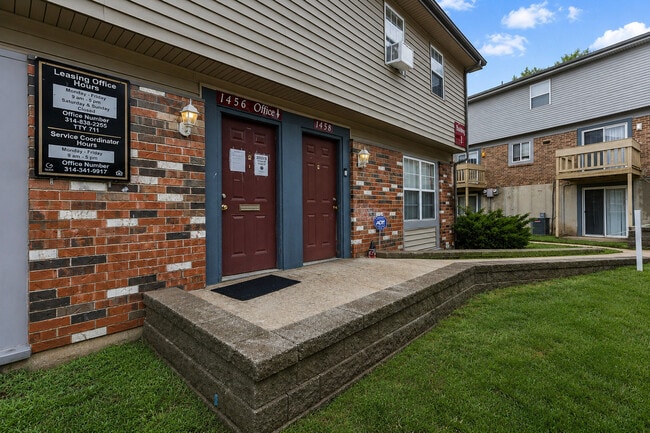 Building Photo - Stonebridge Townhomes