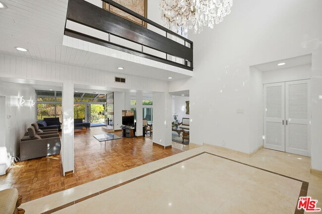 Photo - 2846 Royston Pl