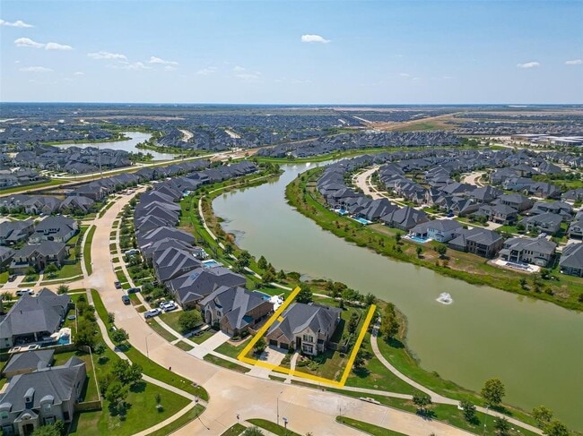 Building Photo - 28214 Evergreen Cove Ln